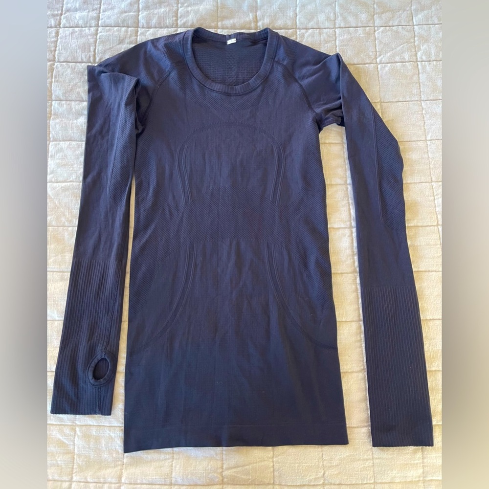 Lululemon swiftly dark blue size 2